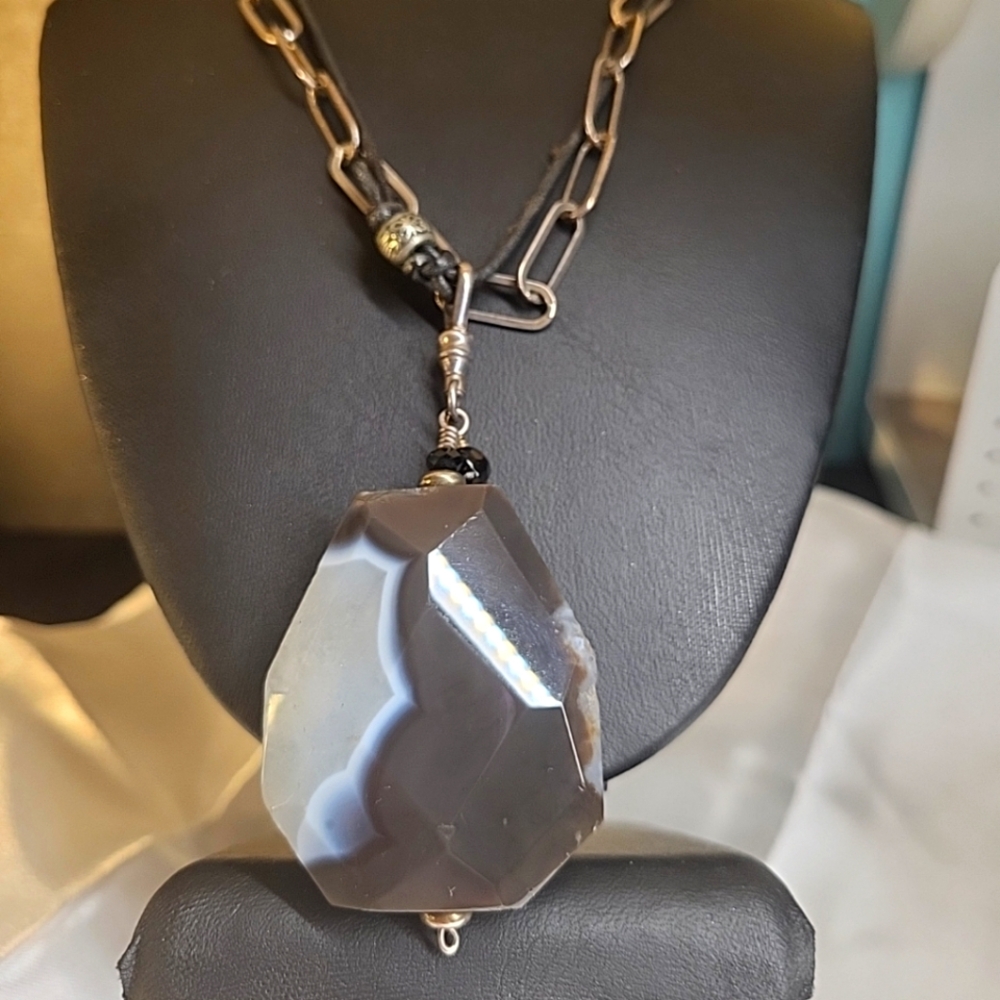 G21. y2k large blackNwhite faceted Agate 925 sterling Silver & rope necklace 38"
